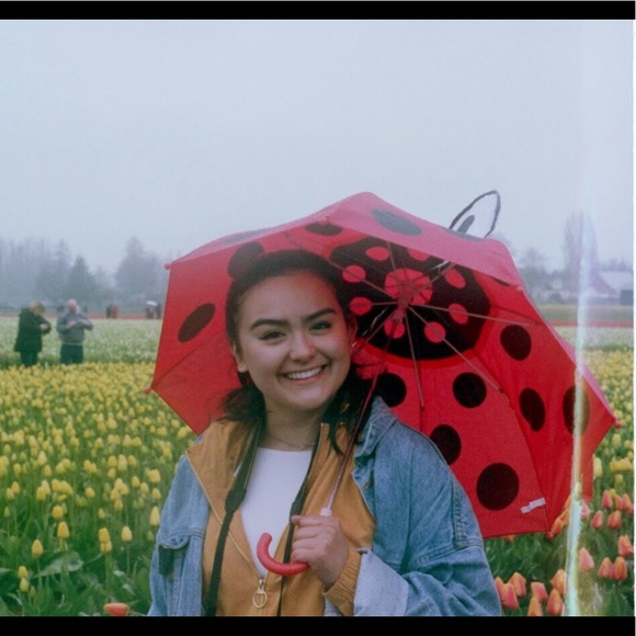 Hey, it’s Chloe! 🍒 - Picture 3 of 8